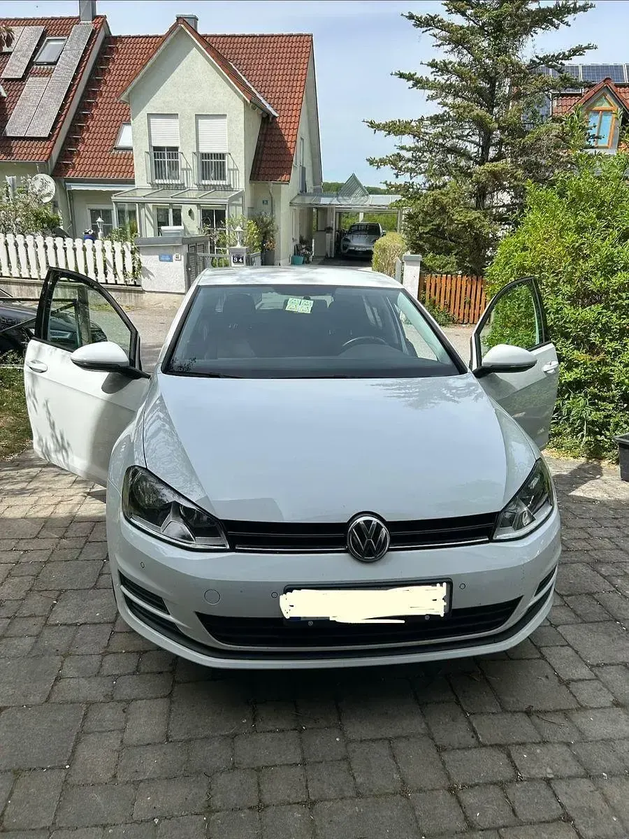 Gebraucht VW Golf VII Trendline 110 PS (80 kW) 2017 Weiß Limousine