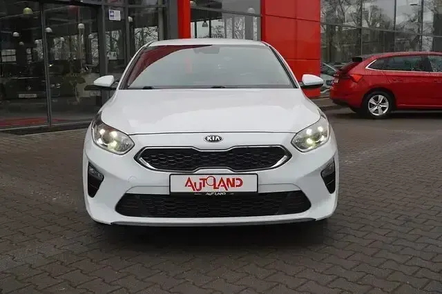 Używany Kia Ceed Vision 136 KM (100 kW) 2020 Biały Hatchback