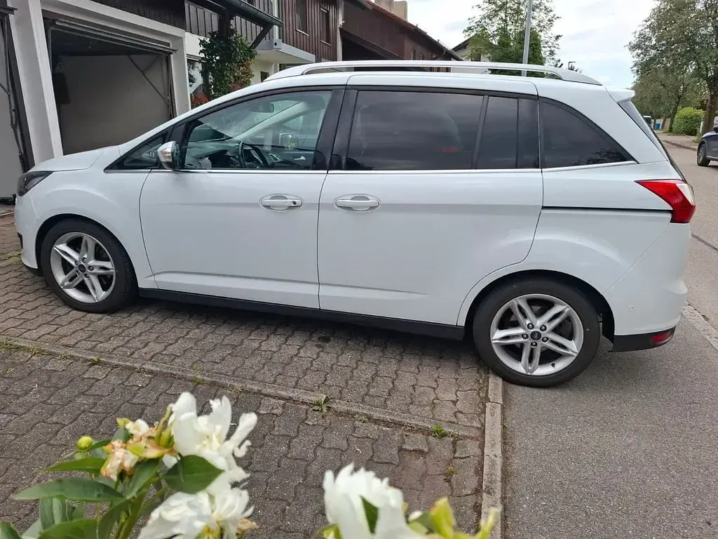Gebraucht Ford C-MAX Titanium 150 PS (110 kW) 2018 Weiß Van / Kleinbus
