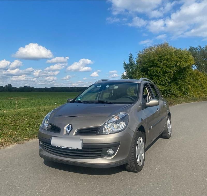 Braun Gebraucht 2008 Renault Clio GrandTour Kombi | 3.485 € (Fairer Preis) - Bild 1/4