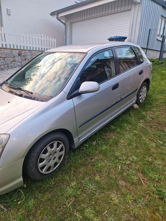 Silber Gebraucht 2004 Honda Civic S Limousine | 900 € (Fairer Preis) - Bild 1/4