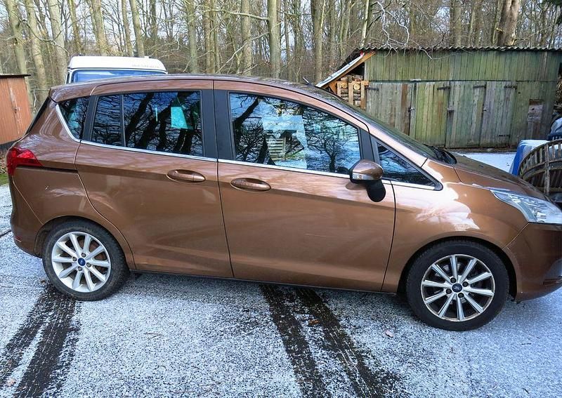 Gebraucht Ford B-MAX Cool & Connect 101 PS (74 kW) 2014 Braun Van / Kleinbus