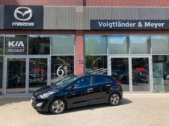 Schwarz Gebraucht 2015 Hyundai i30 YES! Limousine | 10.985 € (Fairer Preis) - Bild 1/4