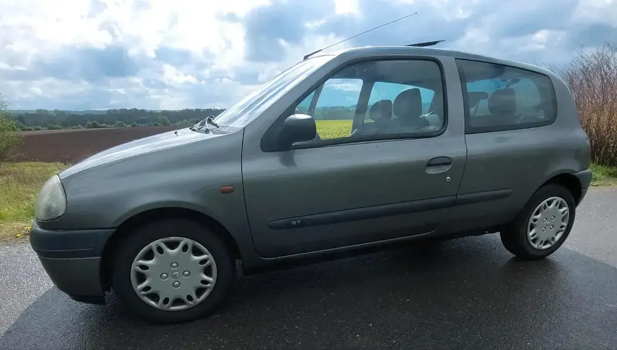 Gebraucht Renault Clio 58 PS (42 kW) 1999 Grau Kleinwagen