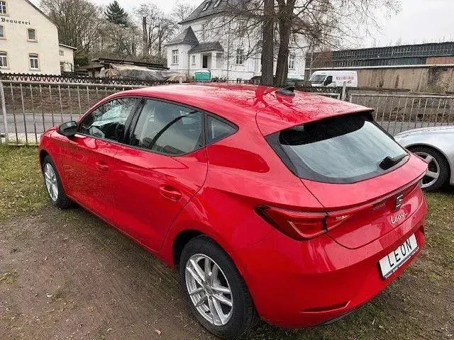 Gebraucht Seat Leon Reference 110 PS (80 kW) 2022 Rot Limousine
