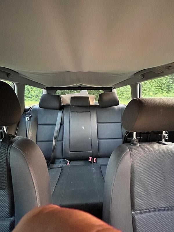 Silber Gebraucht 2002 Audi A4 Kombi | 1.000 € (Guter Preis) - Bild 1/4