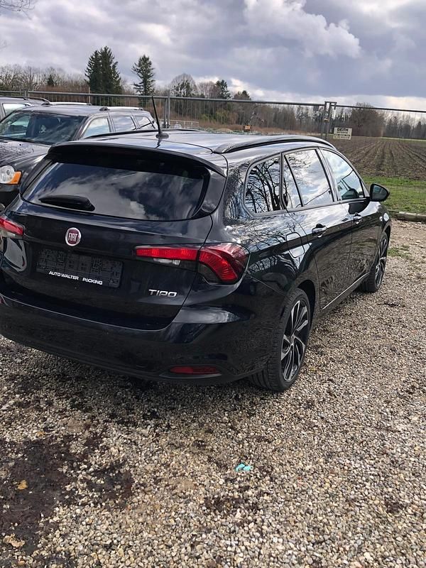 Gebraucht Fiat Tipo 120 PS (88 kW) 2018 Schwarz Kombi
