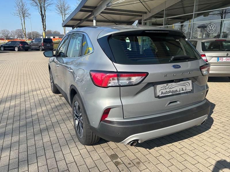 Gebraucht Ford Kuga Titanium 152 PS (111 kW) 2021 Silber SUV