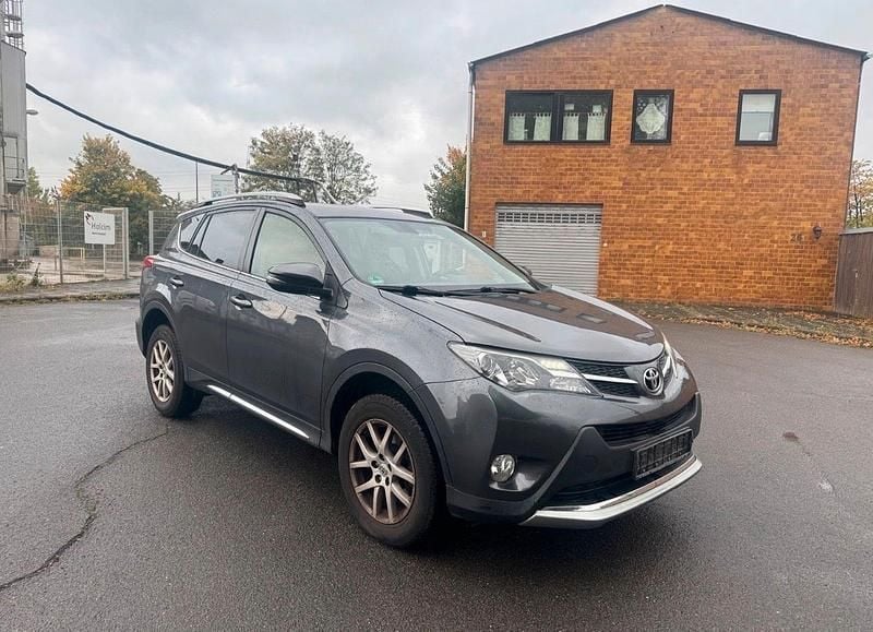 Grau Gebraucht 2015 Toyota RAV4 Edition SUV | 15.200 € (Guter Preis) - Bild 1/4