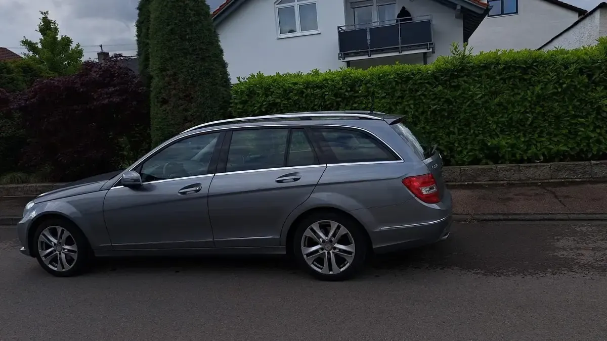 Gebraucht Mercedes C220 170 PS (125 kW) 2014 Grau Kombi