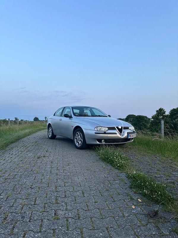 Silber Gebraucht 2002 Alfa Romeo 156 Limousine | 1.700 € (Fairer Preis) - Bild 1/4