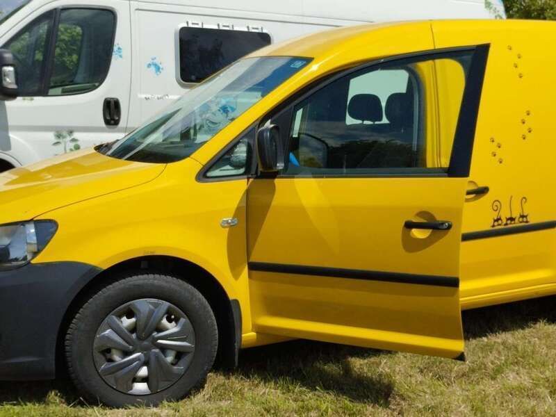 Gelb Gebraucht 2012 VW Caddy Van / Kleinbus | 6.999 € (Guter Preis) - Bild 1/3