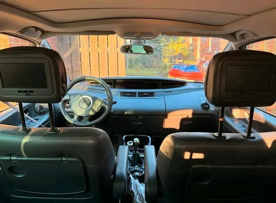 Gebraucht Renault Espace 150 PS (110 kW) 2011 Grau Van / Kleinbus