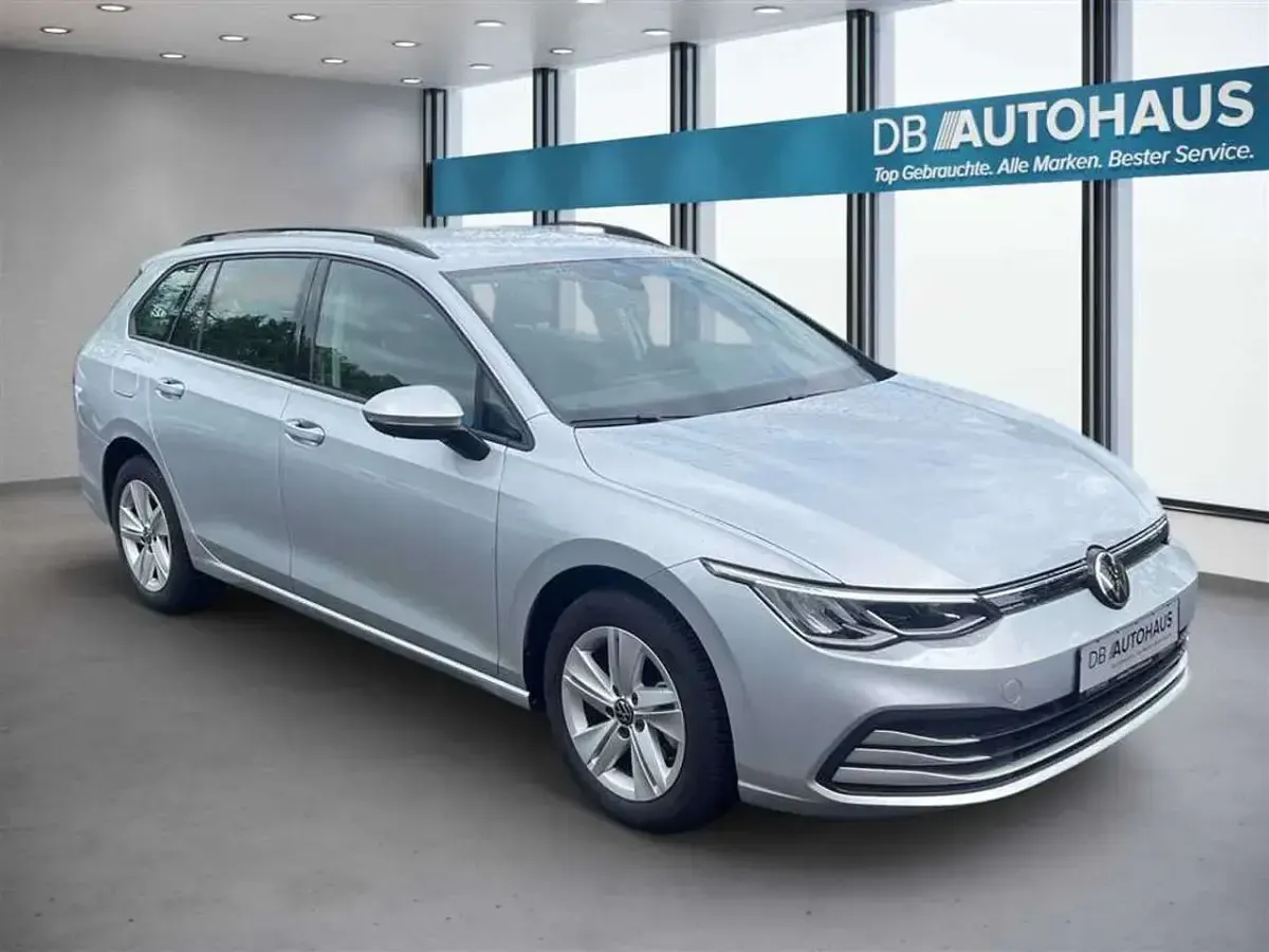 Gebraucht VW Golf VIII Life 110 PS (80 kW) 2024 Silber Kombi