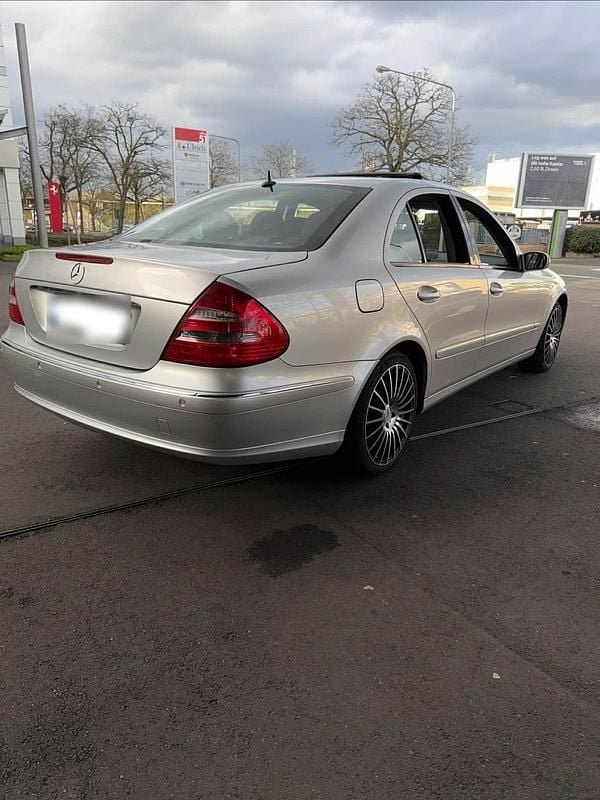 Second-hand Mercedes E280 231 CP (169 kW) 2005 Argintiu Berlinǎ