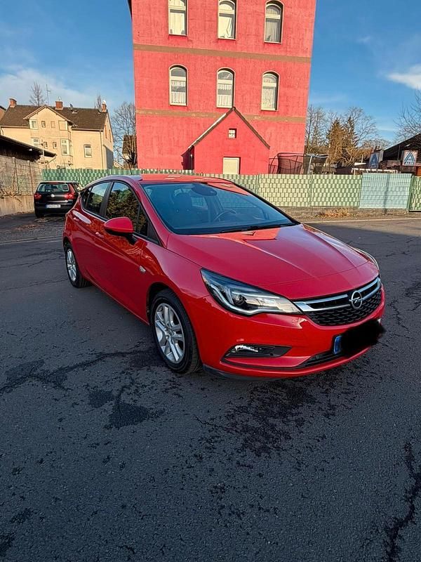 Gebraucht Opel Astra 105 PS (77 kW) 2017 Rot Kleinwagen