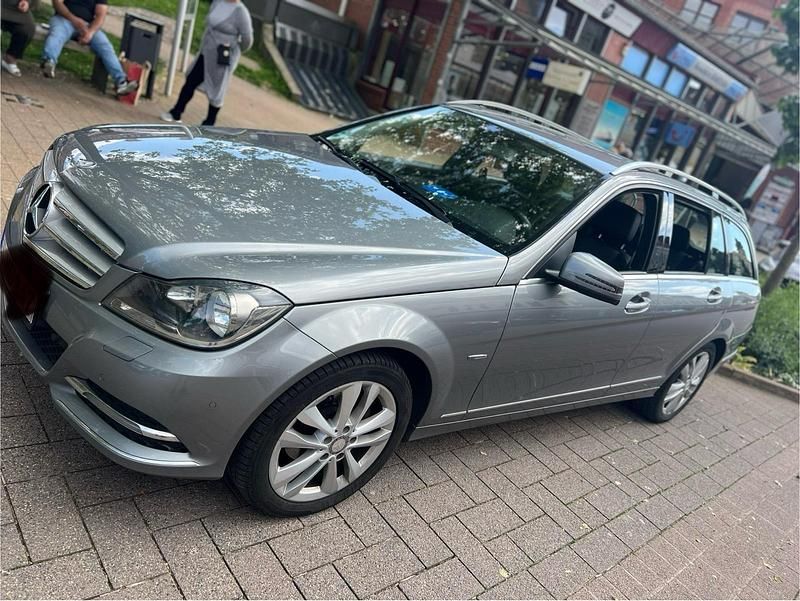 Gebraucht Mercedes C200 2011 Grau Kombi