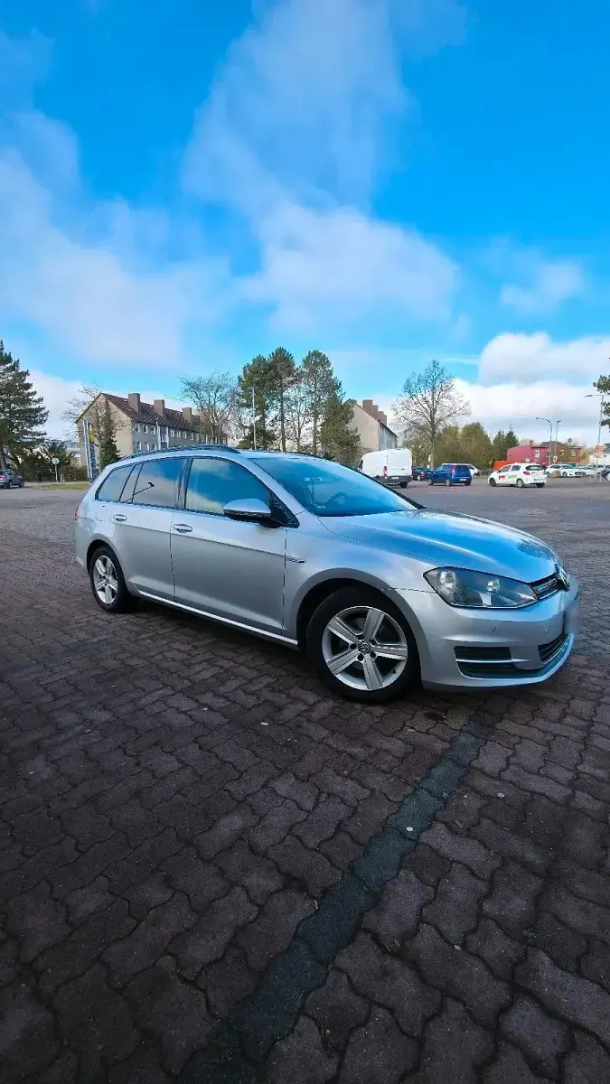 Gebraucht VW Golf VII 110 PS (80 kW) 2014 Silber Kombi