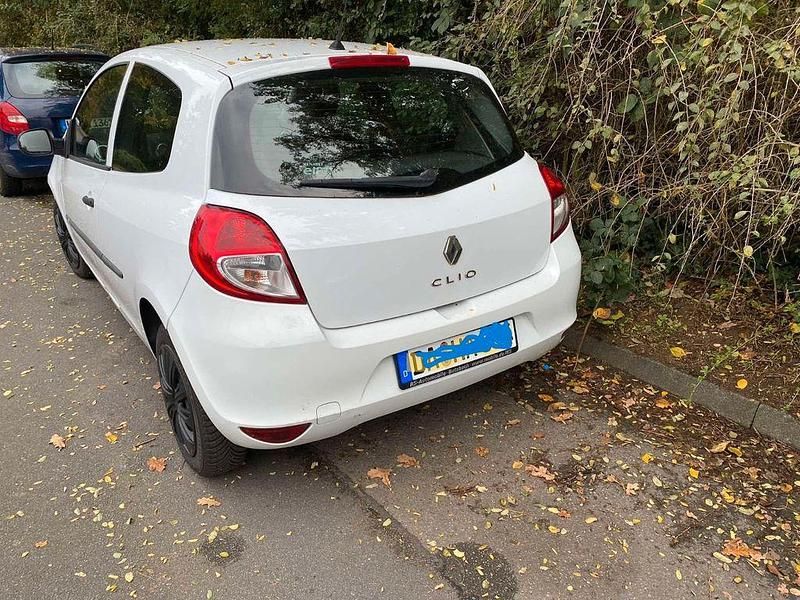 Gebraucht Renault Clio IV 75 PS (55 kW) 2012 Weiß Limousine