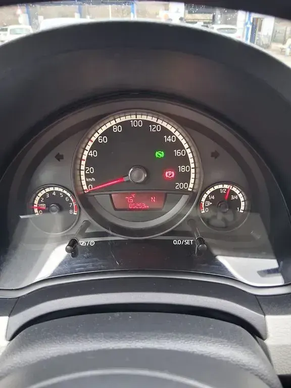 Używany VW up! 60 KM (44 kW) 2016 Niebieski Hatchback