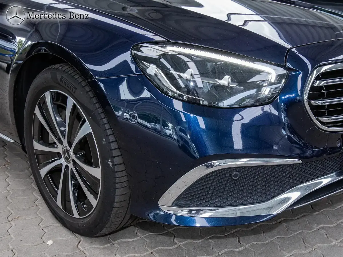Gebraucht Mercedes E400 330 PS (242 kW) 2022 Nautikblau metallic Kombi
