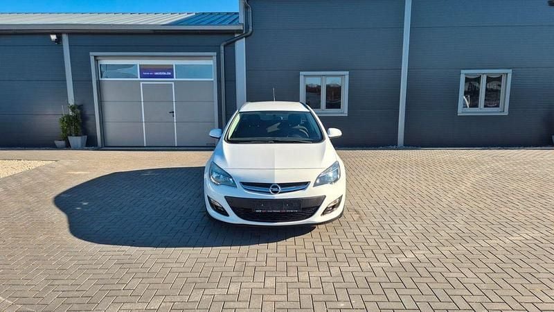Gebraucht Opel Astra 116 PS (85 kW) 2015 Weiß Kombi