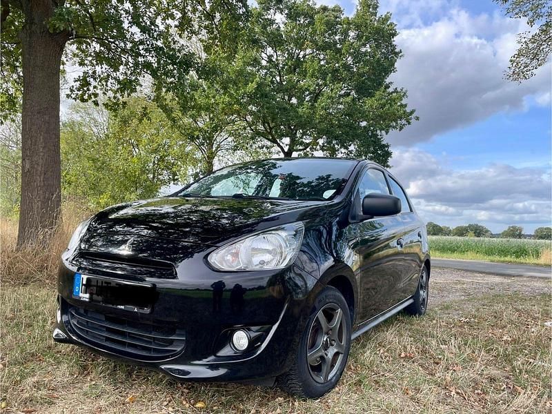 Schwarz Gebraucht 2015 Mitsubishi Space Star Kleinwagen | 4.250 € (Fairer Preis) - Bild 1/4