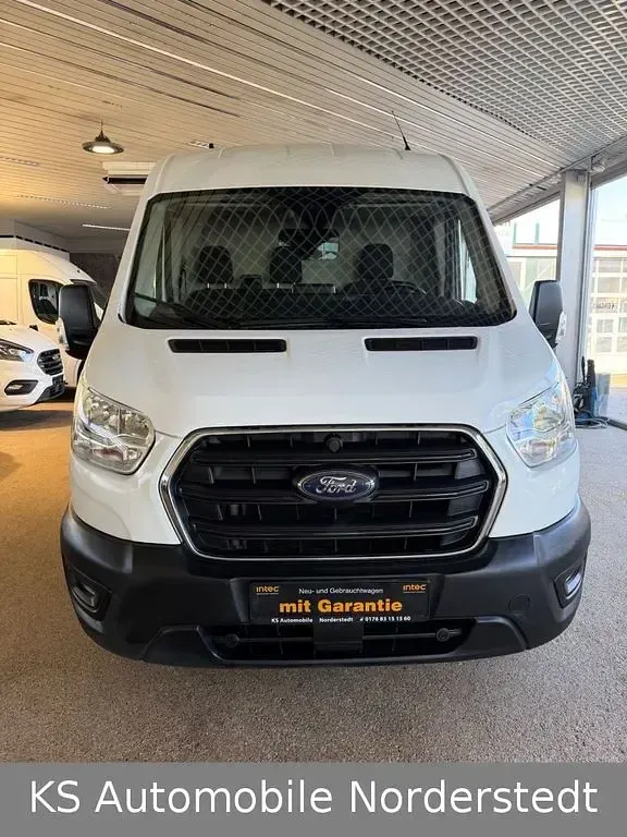 Gebraucht Ford Transit Trend 131 PS (96 kW) 2022 Weiß Van / Kleinbus