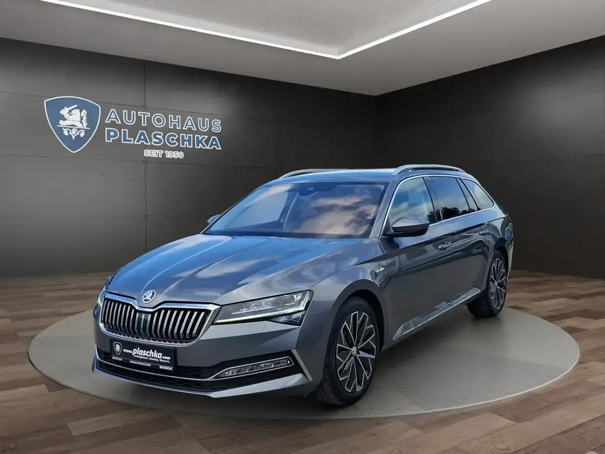Gebraucht Skoda Superb LAURIN & KLEMENT 200 PS (147 kW) 2023 Kombi
