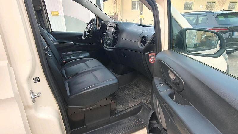 Second-hand Mercedes Vito 136 CP (100 kW) 2016 Galben Van