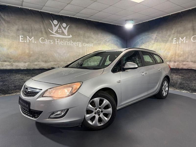 Gebraucht Opel Astra Edition 110 PS (80 kW) 2011 Silber Kombi