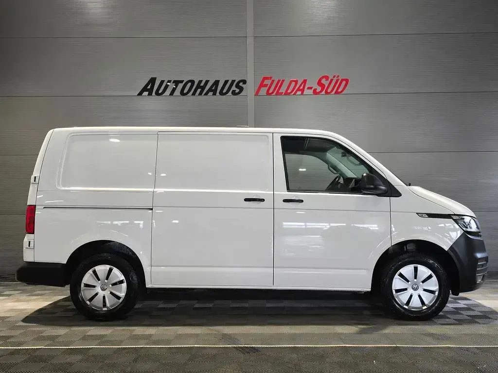Gebraucht VW T6.1 150 PS (110 kW) 2021 Weiß Van