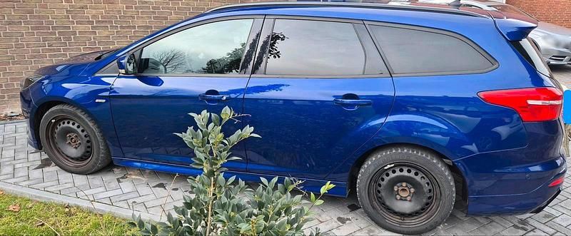 Gebraucht Ford Focus ST-Line 125 PS (91 kW) 2016 Blau Kombi