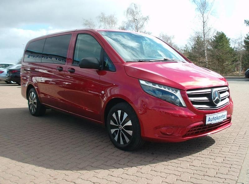 Gebraucht Mercedes Vito Edition 190 PS (139 kW) 2022 Rot Van
