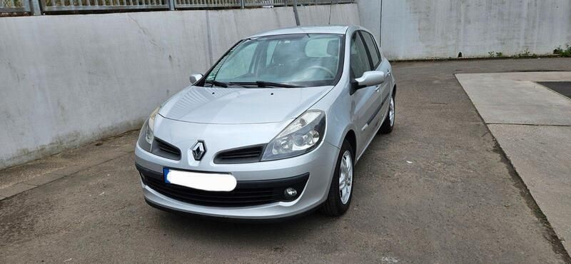 Silber Gebraucht 2006 Renault Clio II Initiale Limousine | 3.000 € (Etwas zu teuer) - Bild 1/4