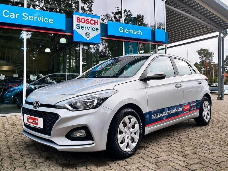 Silber Gebraucht 2020 Hyundai i20 Select Kleinwagen | 10.900 € (Guter Preis) - Bild 1/4