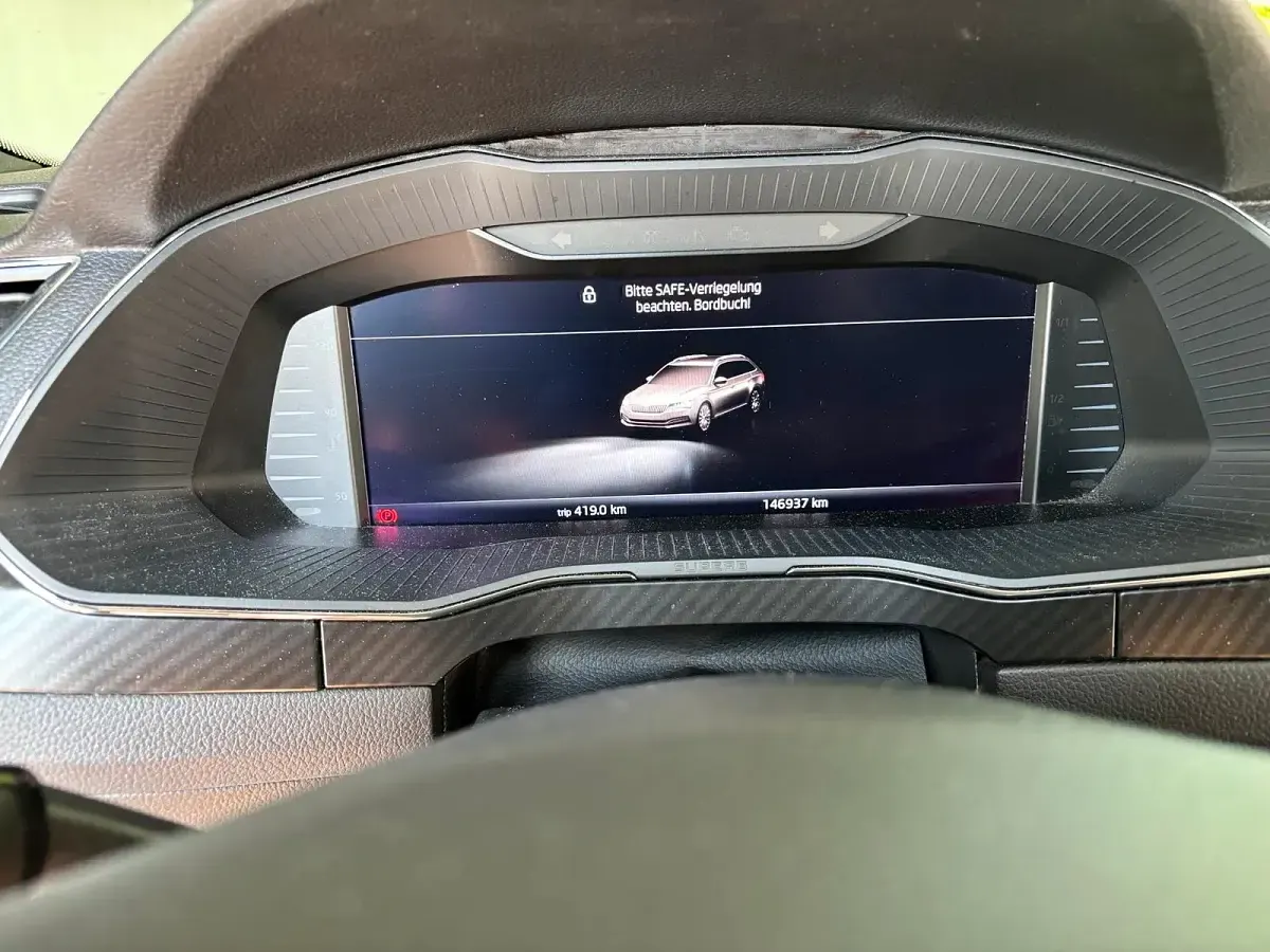 Gebraucht Skoda Superb SportLine 190 PS (139 kW) 2019 Schwarz Kombi
