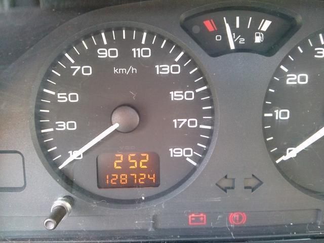 Gebraucht Peugeot 106 60 PS (44 kW) 2001 Blau metallic Kleinwagen