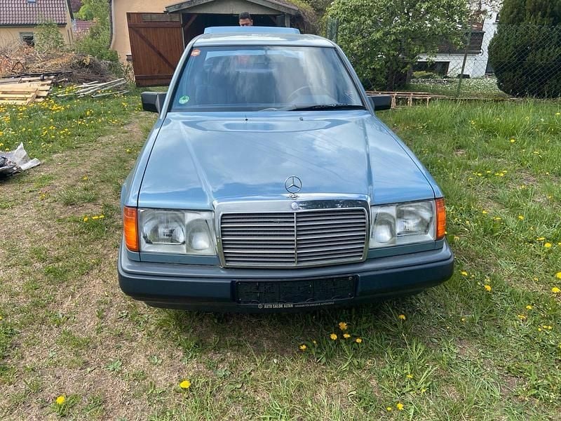 Gebraucht Mercedes E230 1988 Blau Limousine