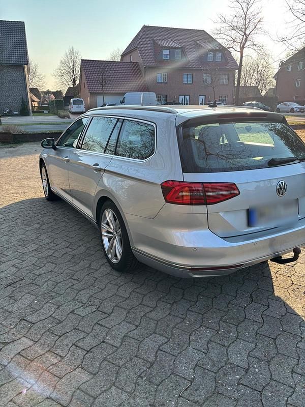 Gebraucht VW Passat 150 PS (110 kW) 2015 Silber Kombi