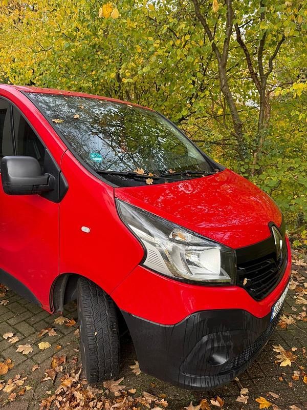 Rot Gebraucht 2016 Renault Traffic Van / Kleinbus | 15.000 € - Bild 1/4