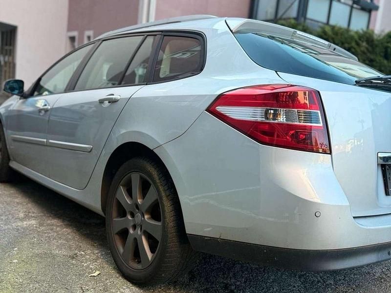 Gebraucht Renault Laguna GrandTour Expression 110 PS (80 kW) 2008 Silber Kombi