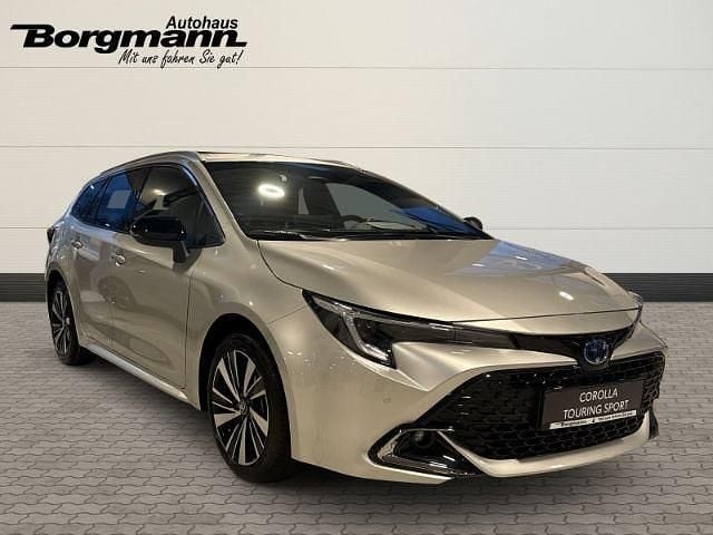 Nowe Toyota Corolla 178 KM (130 kW) 2025 Srebrny Kombi