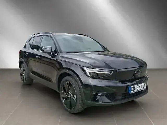 Używany Volvo EX40 Plus 185 kW (252 KM) 2024 Czarny SUV