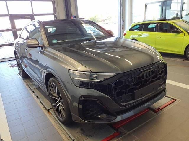 Gebraucht Audi Q8 S-Line 286 PS (210 kW) 2024 Grau SUV