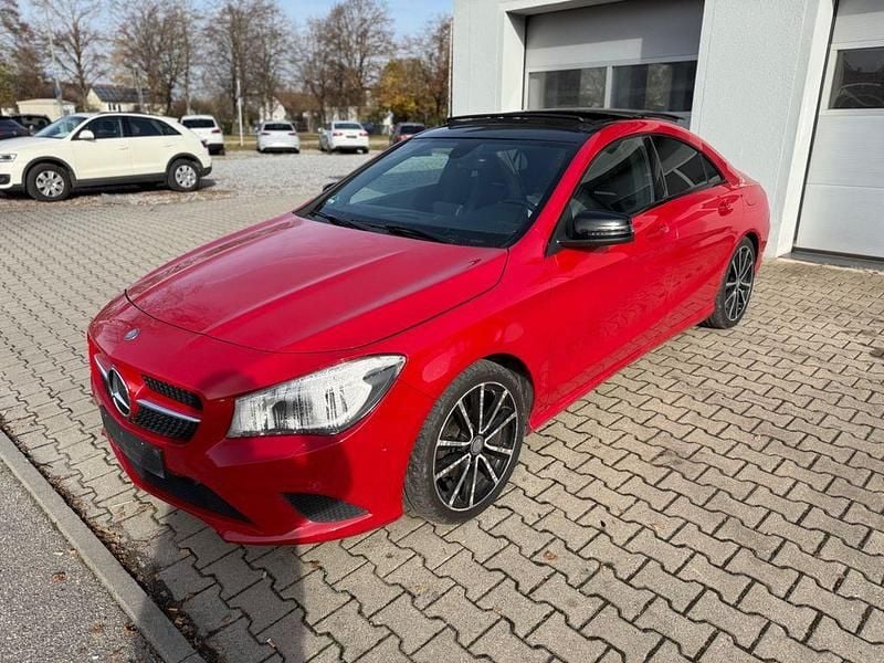 Gebraucht Mercedes CLA220 170 PS (125 kW) 2014 Rot Limousine