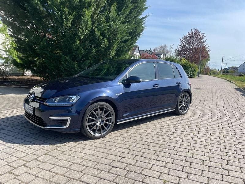 Gebraucht VW Golf VII GTE 204 PS (150 kW) 2014 Blau Limousine