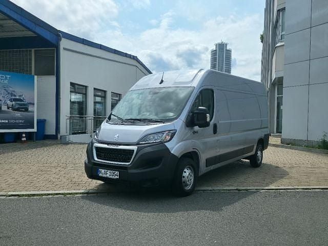 Grau Gebraucht 2024 Peugeot Boxer S Van | 27.990 € (Fairer Preis) - Bild 1/4