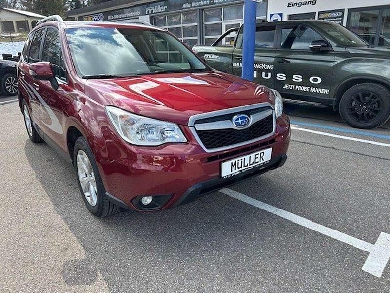 Gebraucht Subaru Forester Comfort 147 PS (108 kW) 2014 Venetian red SUV