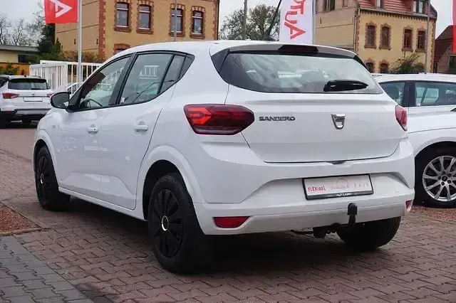 Gebraucht Dacia Sandero Comfort 67 PS (49 kW) 2021 Weiß Kleinwagen